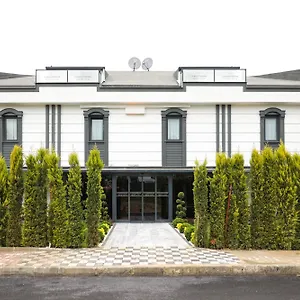 3* Hotel Gardenmode Airport